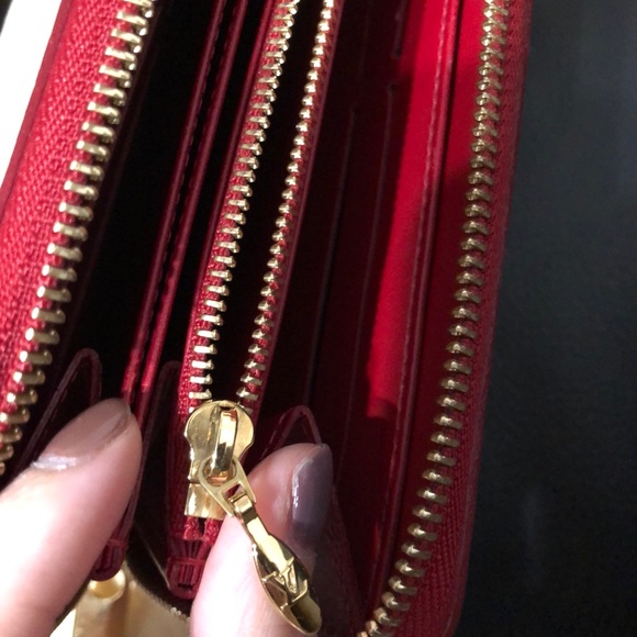 Authentic Louis Vuitton Zippy Wallet - Picture 3 of 8